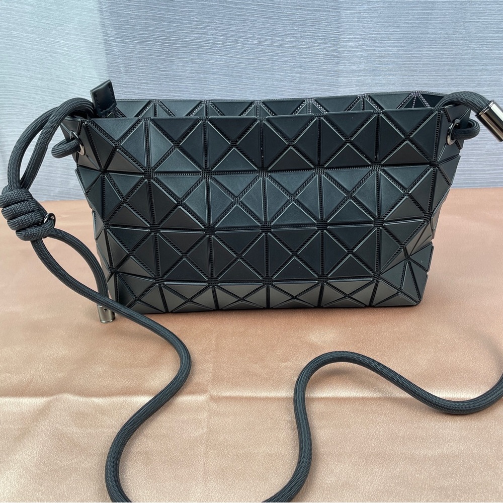 New Issey Miyake Black Knotted Tofu Bag - Picture 2 of 10